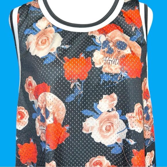 No boundaries cute black tank with skulls and roses - Picture 2 of 8